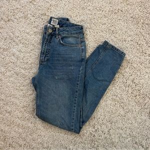 BDG Urban Outfitters Mom Jeans Size 25